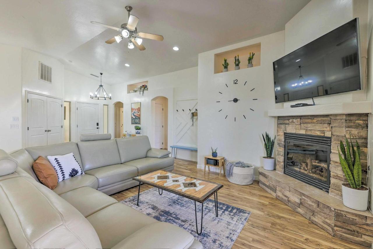 Modern Page Retreat With View, 9 Mi To Wahweap Beach Villa Exteriör bild